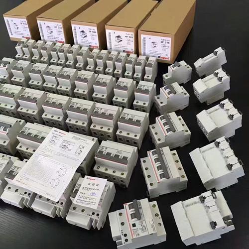 亿日元,产品品种达几十万种,涉及工业自动化控制,电子元器件,汽车电子